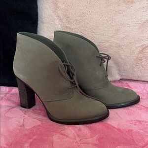 VINCE CAMUTO Ankle Boots